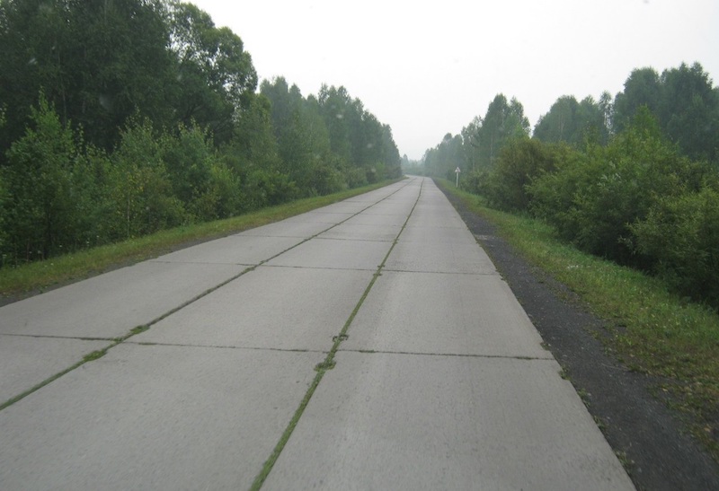 Готовая дорога из дорожных плит
